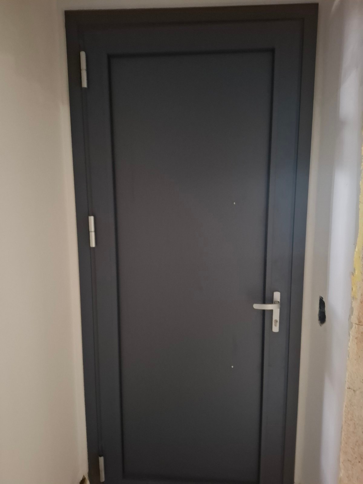 Πόρτα αλουμινίου Πόρτα αλουμινίου