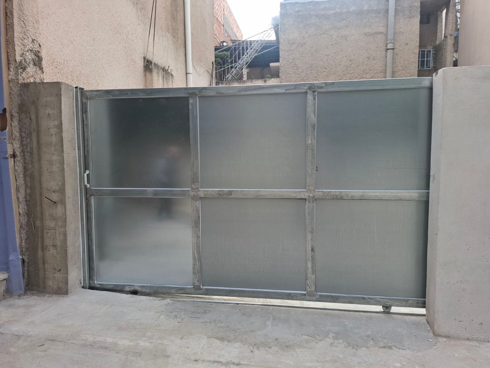 Μελέτη & Κατασκευή Σιδερένιων Συστημάτων Εισόδου Μελέτη & Κατασκευή Σιδερένιων Συστημάτων Εισόδου